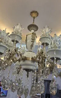 یک عدد لوستر برنز شامپاینی کاملا نو با جعبه