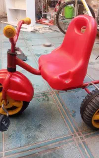 سه چرخ  بازی کودک