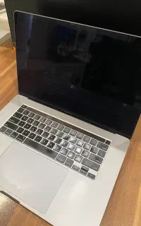 مک بوک پرو ۱۶ اینچ ۲۰۱۹ - i7  - رم ۱۶  - SSD 512