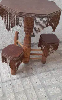 میز چوبی کوچک و زیبا