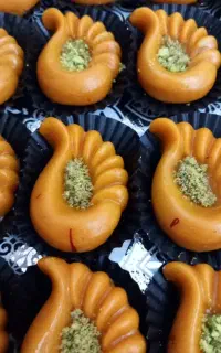 سفارش انواع حلواها وخرماهای مجلسی درتعداد بالا