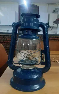 فانوس آبی رنگ