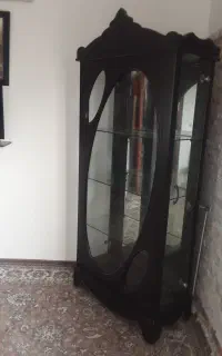 ویترین  شیشه ای تزئینی