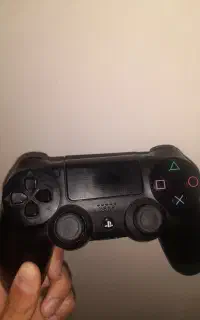 دسته بازی ps4در حد نو