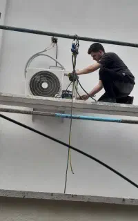 خدمات نصب و تعمیر وسرویس  وانواع جابجایی کولرگازی