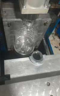 تولیدی بطری پلاستیکی (پت)