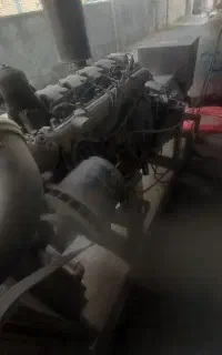 ژنراتور. موتور برق.شش سیلندر