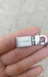 یک عددفلش فلزی