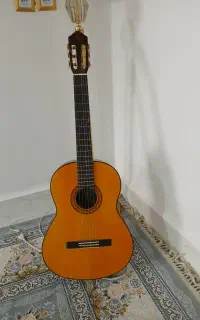 گیتار یاماها C70