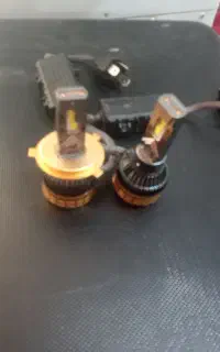 یک جفت لامپ زنون