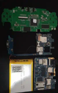 تعدادی برد و باطری تبلت سالم