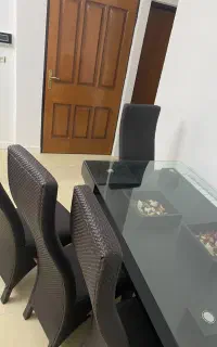 میز ناهارخوری با شش صندلی محکم سالم