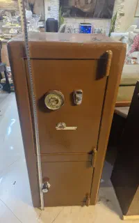 گاوصندوق ایستاده سنگین