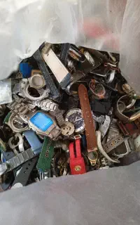 ساعت و وسایل ساعت خراب