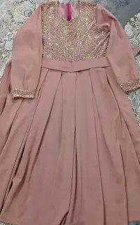 لباس عروسکی
