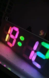 ساعت دیجیتال دوطرفه LED با باتری پشتیبان
