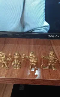هفت عدد کوتوله برنجی