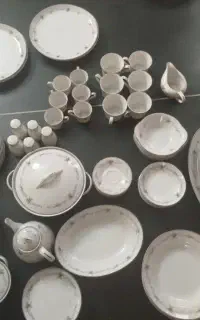 سرویس ۷۹ پارچه