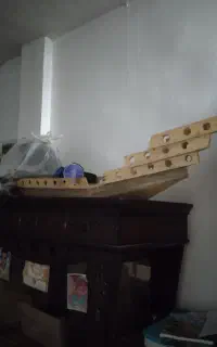کشتی چوبی عرضش ۱متر بیشتره