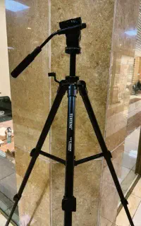 سه پایه دوربین فیلمبرداری برند YUNTENG