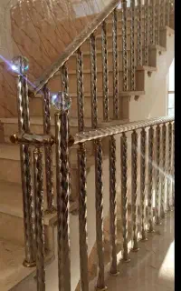 نرده استیل توسط بانوی مجرب