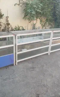 ویترین شیشه ای