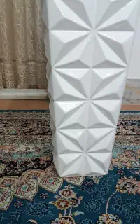گلدون بزرگ سفید