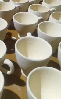 ورکشاپ سفال و قهوه / نقاشی روی شات سرامیکی