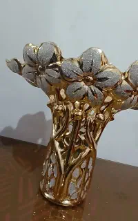 دکوری . گلدان