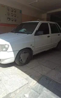 راننده با سواری شخصی