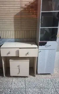 میز ناخن و ویترین