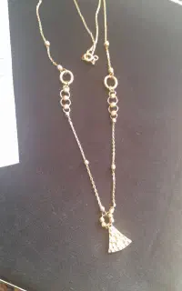 کمی طلا خیلی خیلی کم استفاده شوده فقط با ۳ درصد