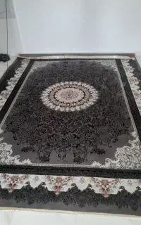سلام.فرش ۱۲متری سالم و بدون پارگی.