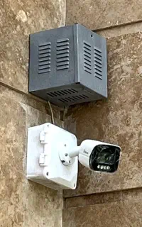 دوربین و دزدگیر وکرکره و درب کنترلی و شیشه سکوریت