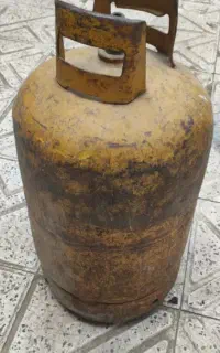 دو عدد پر کپسول گاز مناسب گذاشتم