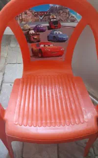 صندلی پلاستیکی