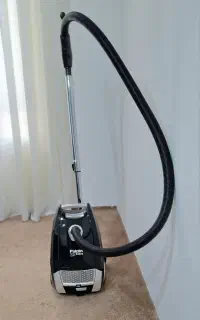 جاروبرقی کاملا سالم نو