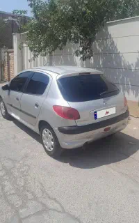 پژو۲۰۶ نقره ای