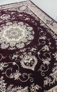 فرش زرشکی ۱۲ متری ۷۰۰ شانه