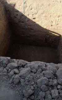 کندن چاه و دیوار چینی و تخریب کاری...