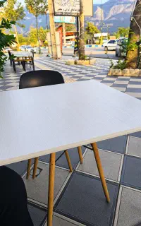 میز غذاخوری ۴ نفره