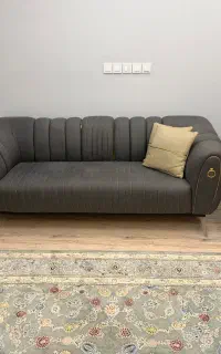 مبل راحتی کاملا تمیز و درحد نو