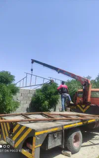 جرثقیل  جرثقیل سبک وسنگین دارای سبدبالابر