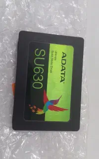 تعدادی هارد ssd و هارد اکسترنال لپتاپی