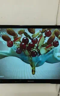 یک دستگاه تلویزیون سامسونگ اصل۴۳اینچ سه بعدی