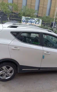 جک s3 سالم و بدون ذره ای خط و خش لاستیک 100در صد
