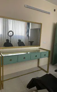 صندلی و لاین سالن زیبایی