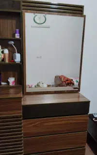 میز آرایشی و پاتختی کاملا تمیز ام دی اف