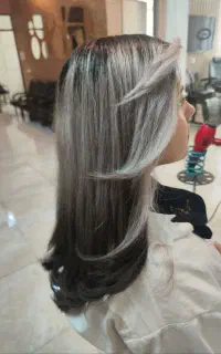 آموزش حرفه‌ای رنگ و کراتین مو تخفیف  تا پایان سال