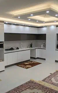 نیروی جوان در کابینت سازی